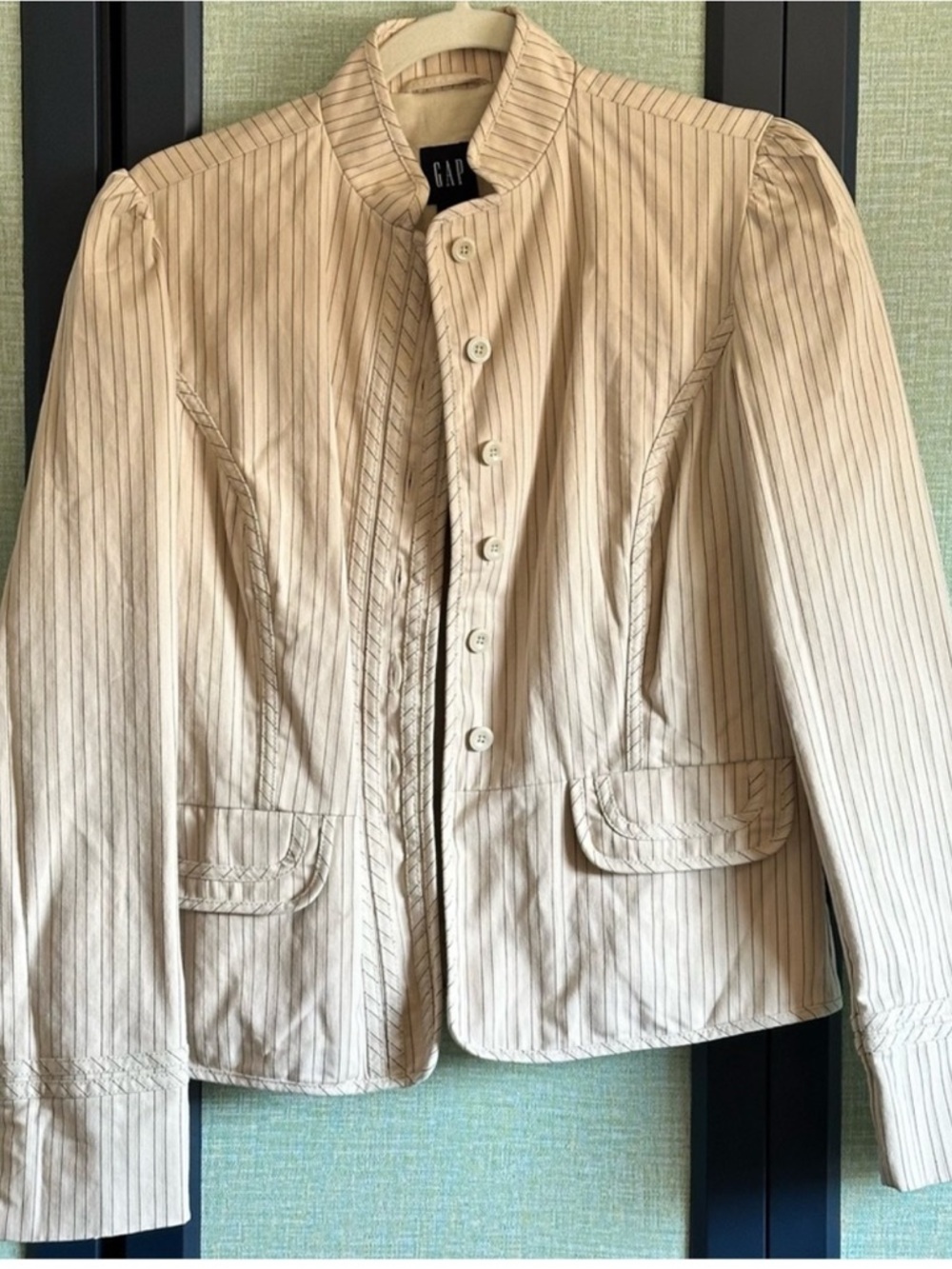 Gap Spring 2005 Fitted Cropped Cream Pinstriped Blazer Jacket, Size 6, Y2K VTG